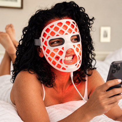 VINVI ACTIVESKIN LED MASK | FIRMER SKIN WITH A HEALTHY GLOW